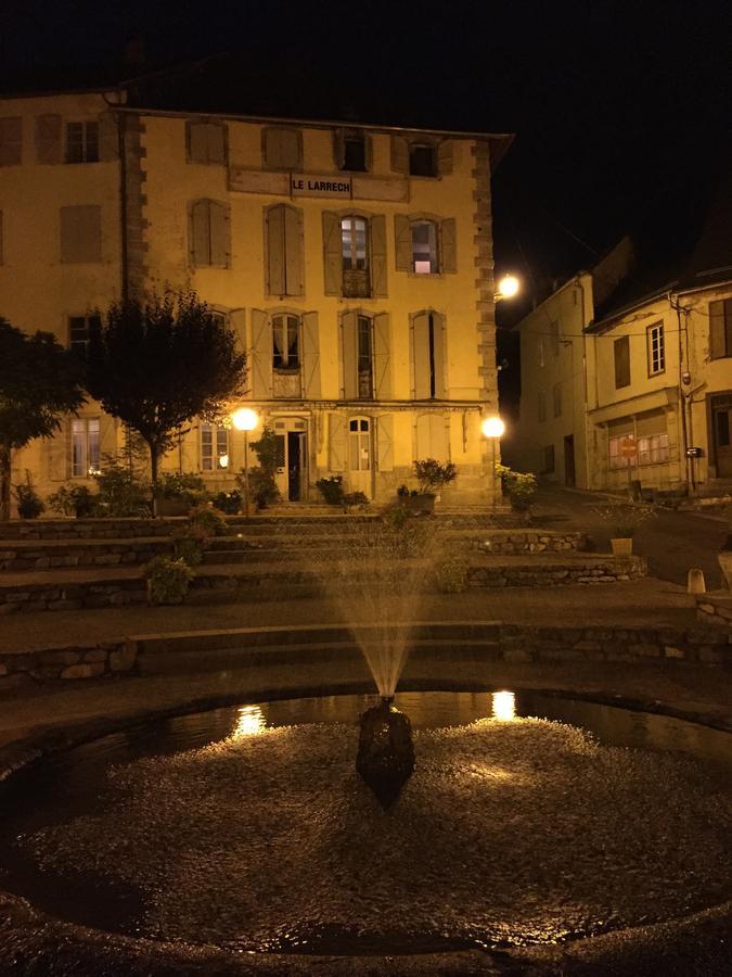 Castillon-en-Couserans Au Detour Du Larrech Bed & Breakfast エクステリア 写真